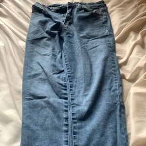 FOREVER 21 Size 27 Medium wash high rise skinny jeans